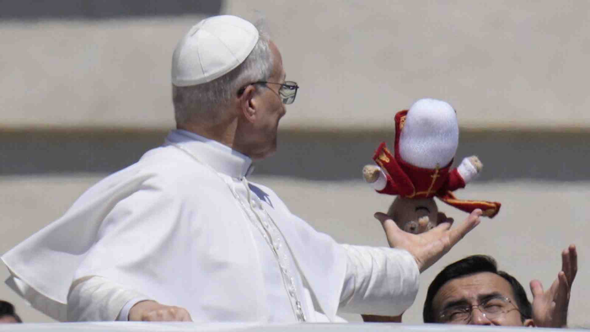 Immagine di Da Lampedusa al Meeting di Rimini. Leone, il Papa globetrotter