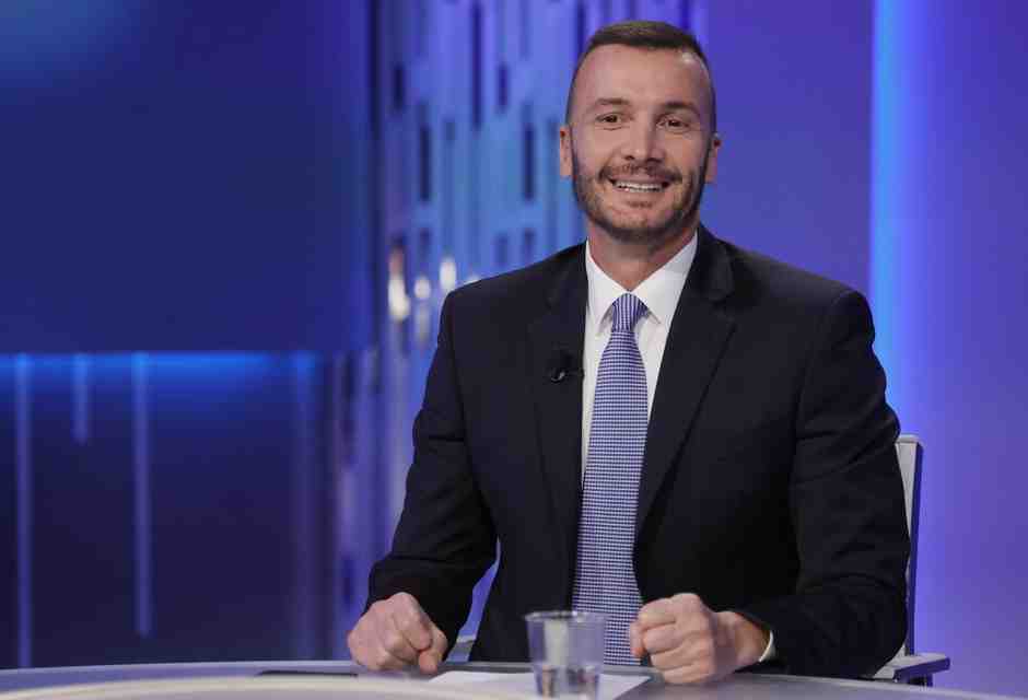Casalino: "Intervisterò Merkel e Musk. Porto con me giornalisti di Corriere, Rep, Messaggero e Verità"
