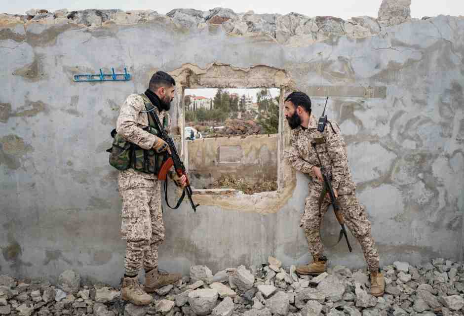 Forze del governo di Damasco durante un addestramento a Suwayda (foto Getty)