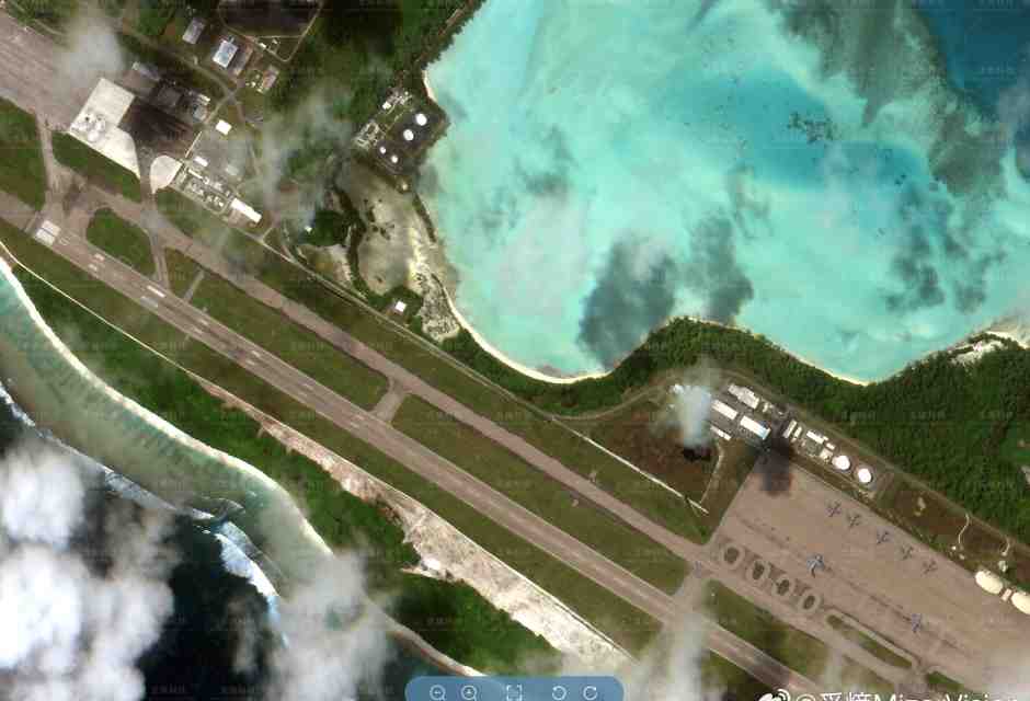 Bombardieri B-52 in fase di riposizionamento da Diego Garcia, immagini condivise da Mizar Vision