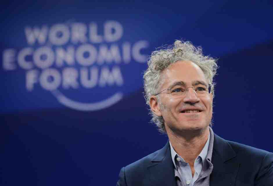 Ritratto di Alex Karp, il capo di Palantir, che pensa di “reggere la civiltà sulle spalle”