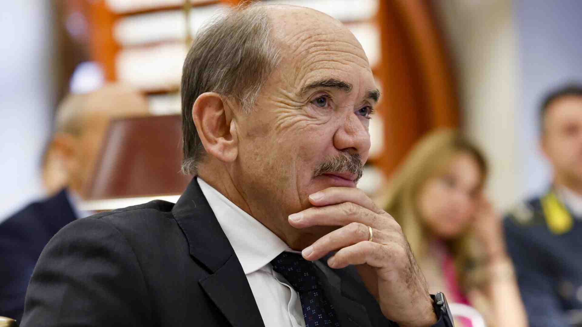 Immagine di Dossieraggio, la commissione Antimafia sul caso Striano: "Da De Raho comportamenti gravi ". Protesta il M5s