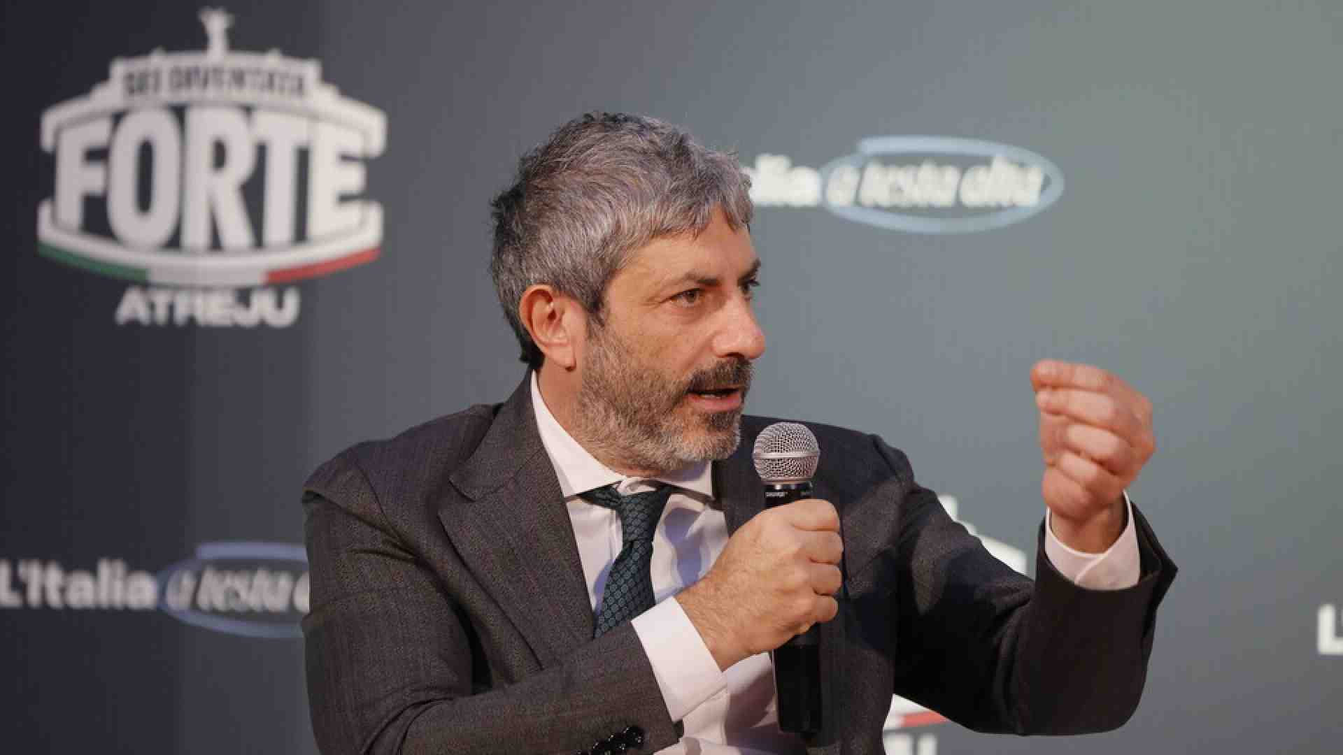 Immagine di Il doppio staff di Roberto Fico. Dal taglio dei parlamentari alla Camera con vista