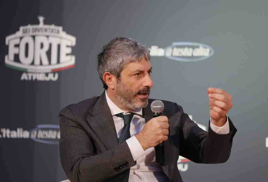 Il doppio staff di Roberto Fico. Dal taglio dei parlamentari alla Camera con vista