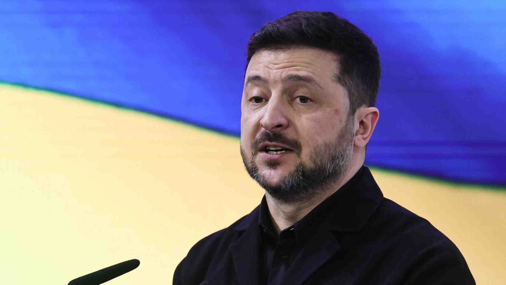 Immagine di Zelensky vs Zaluzhnyi, rumore di fondo a una guerra di sopravvivenza