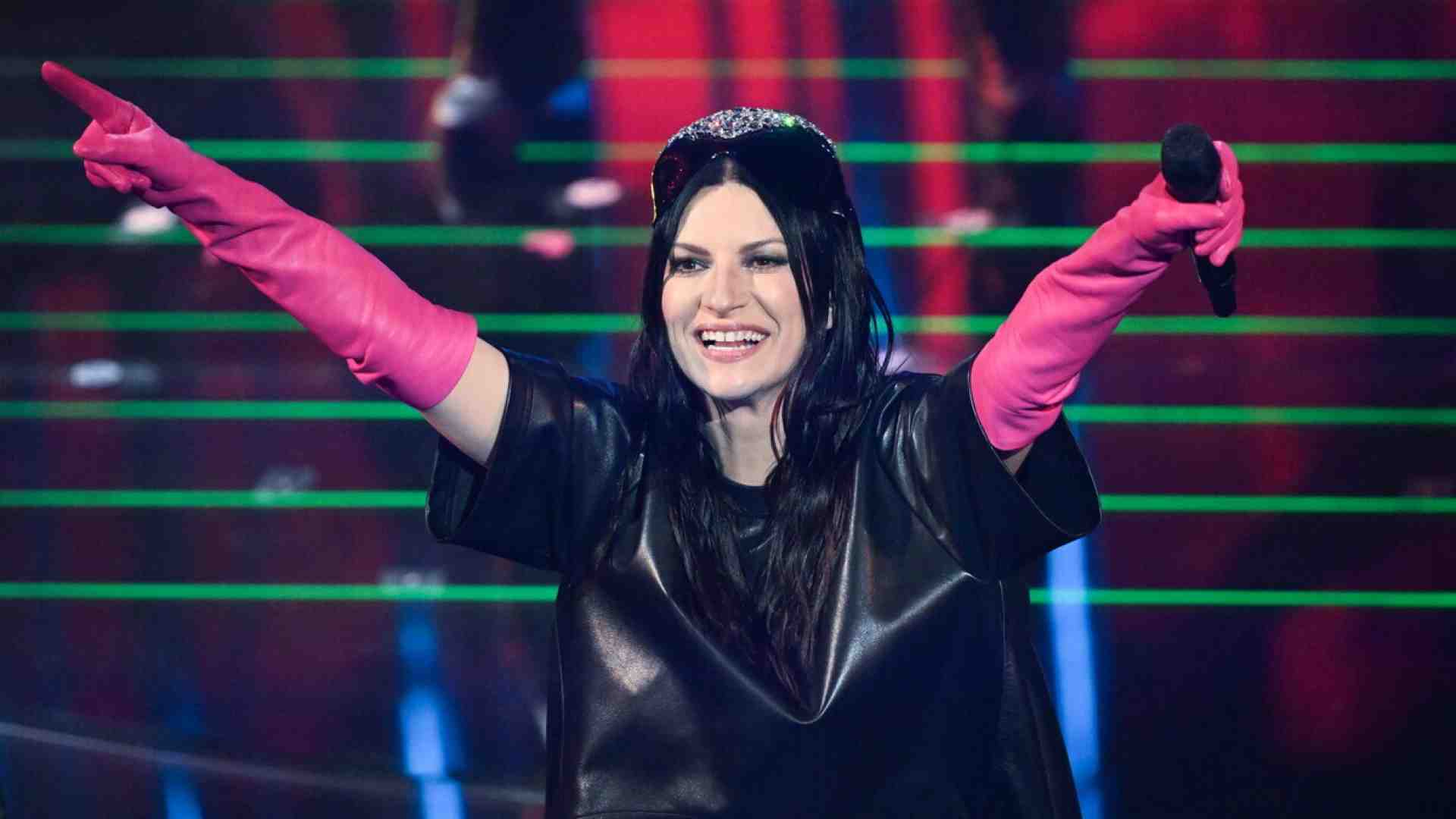 Immagine di Laura di Messico e nuvole. Pausini è la regina di Sanremo 2026