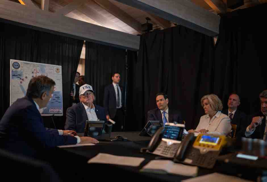Il presidente Trump osserva l'operazione Epic Fury da Mar-a-Lago<br />(foto di Daniel Torok/White House via Getty Images) <br />