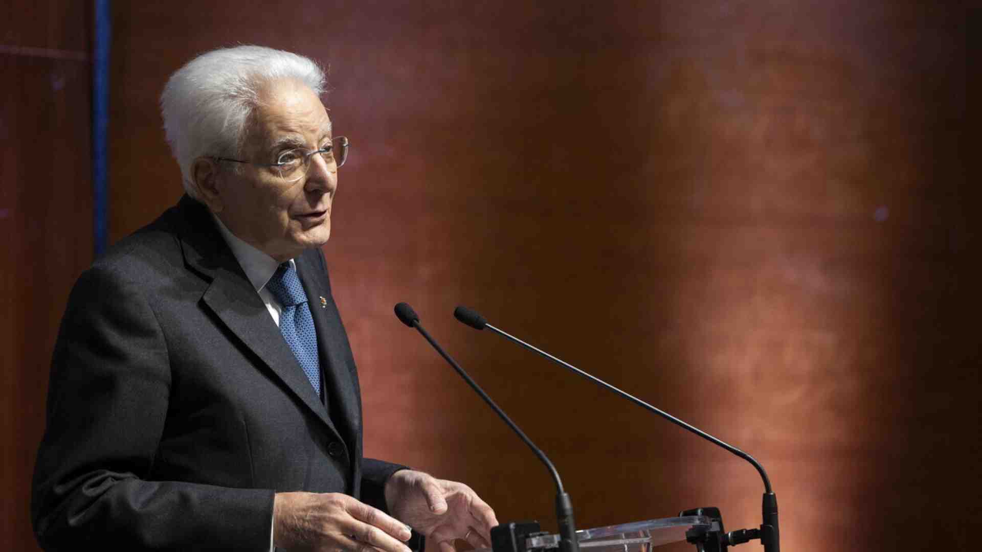 Immagine di Mattarella: "La guerra è tornata a spargere sangue, anche vicino a noi. C'è bisogno di fiducia e speranza"