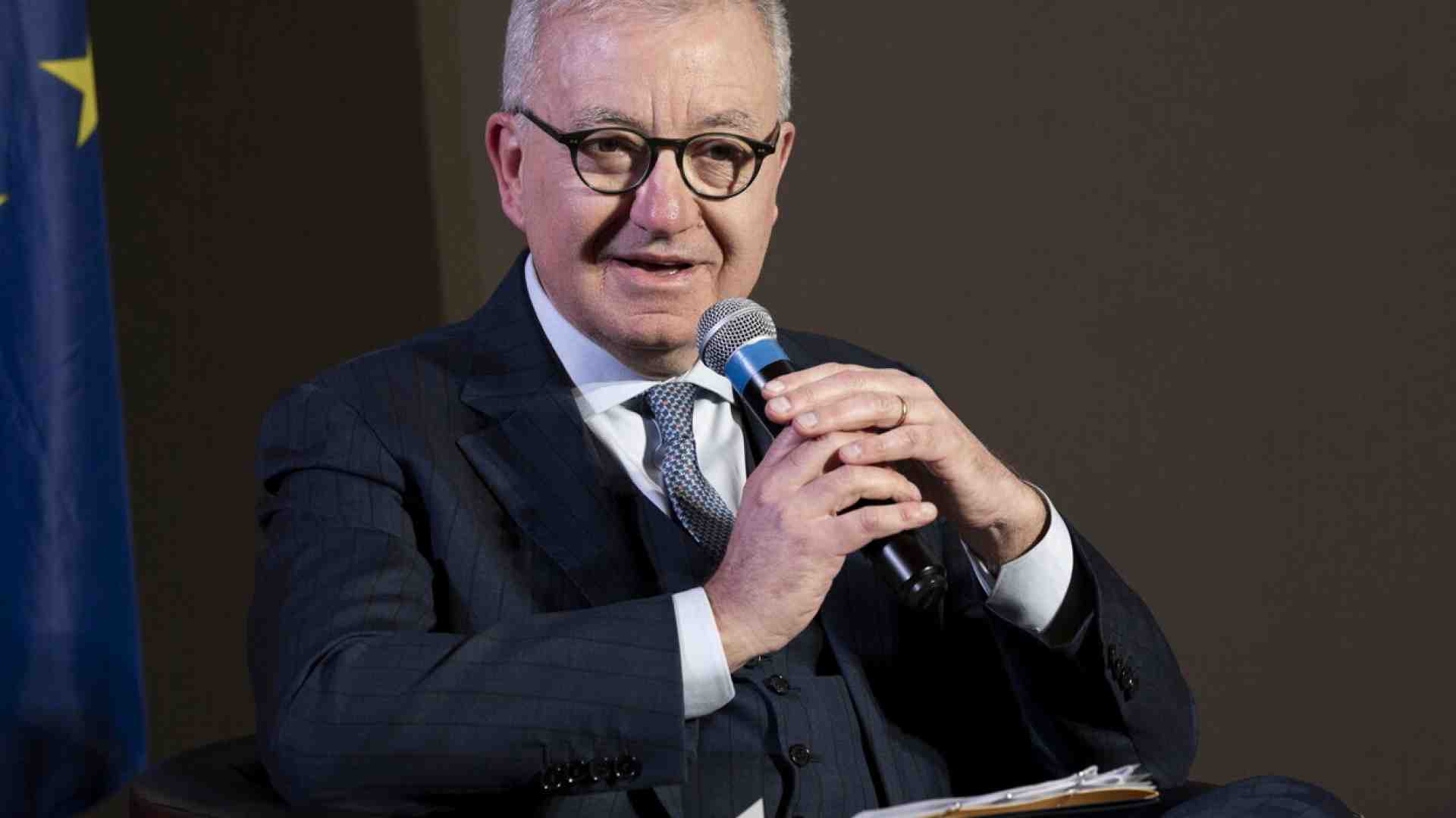 Immagine di Mantovano: "Crosetto bloccato a Dubai? I servizi di intelligence non monitorano i ministri"