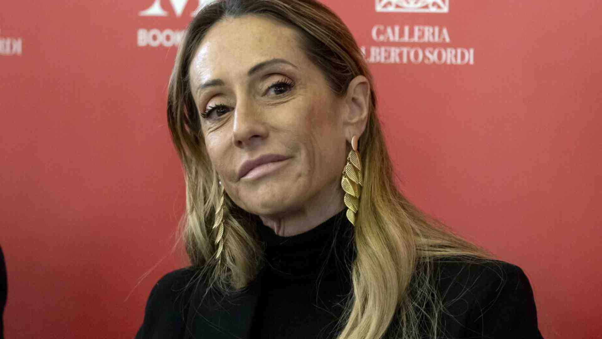 Immagine di FdI chiude la campagna per il Sì con Arianna Meloni. Aspettando Giorgia