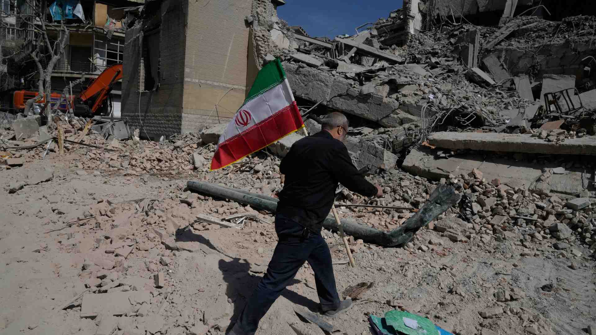Immagine di Per dimostrare che il regime è vivo, si cerca l’erede di Khamenei. Chi storce il naso per Mojtaba