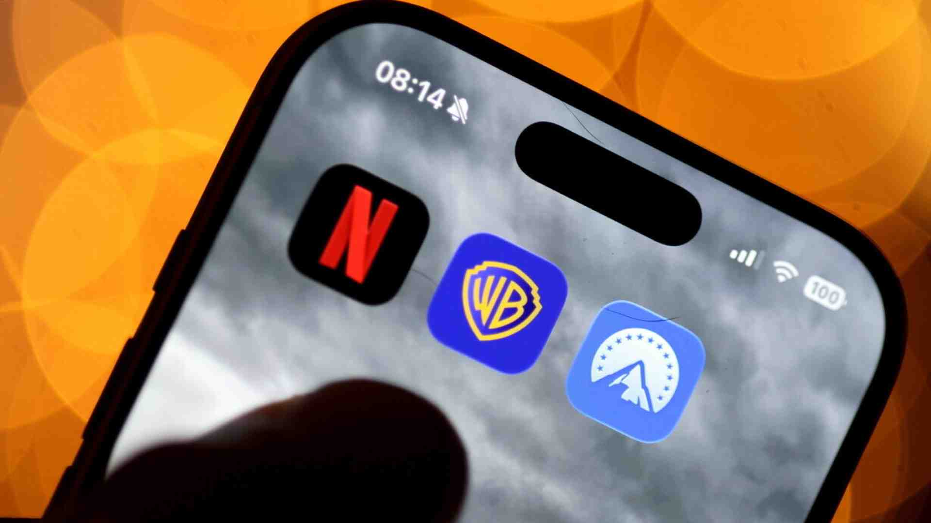 Immagine di Debiti e licenziamenti: i rischi e le incognite dell’acquisizione di Warner Bros da parte di Paramount
