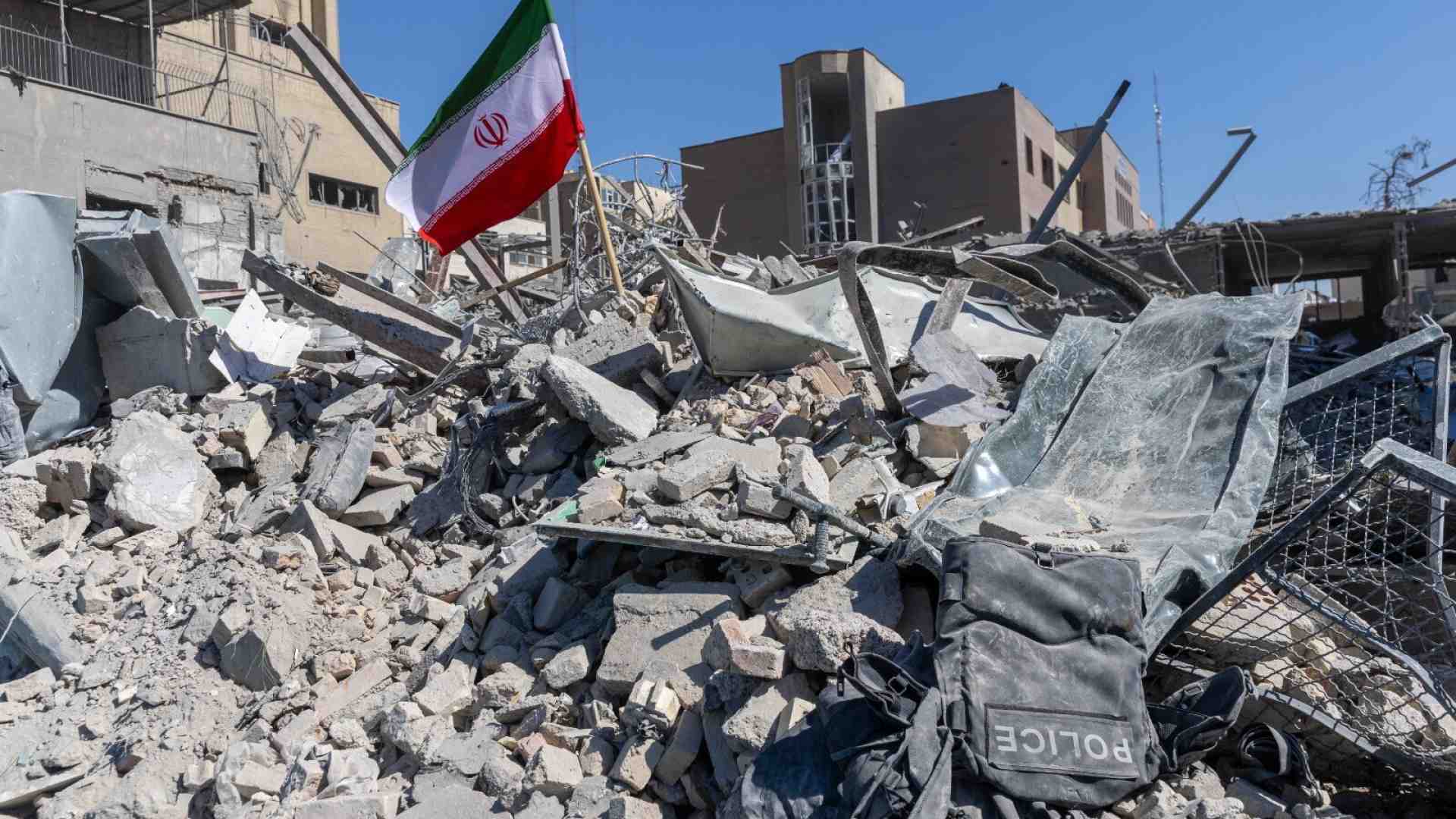 Immagine di L'Iran allarga il conflitto e Trump richiede "supporto specifico" all'Ucraina contro i droni di Teheran