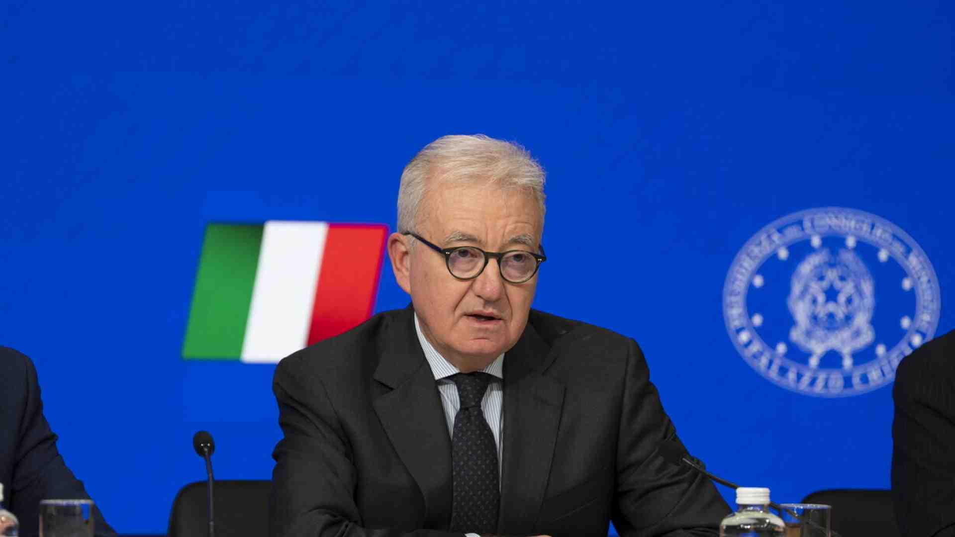Immagine di Mantovano fa asse con Piantedosi a tutela di Aise. Tramonta l’idea di spostare la cybersicurezza alla Difesa