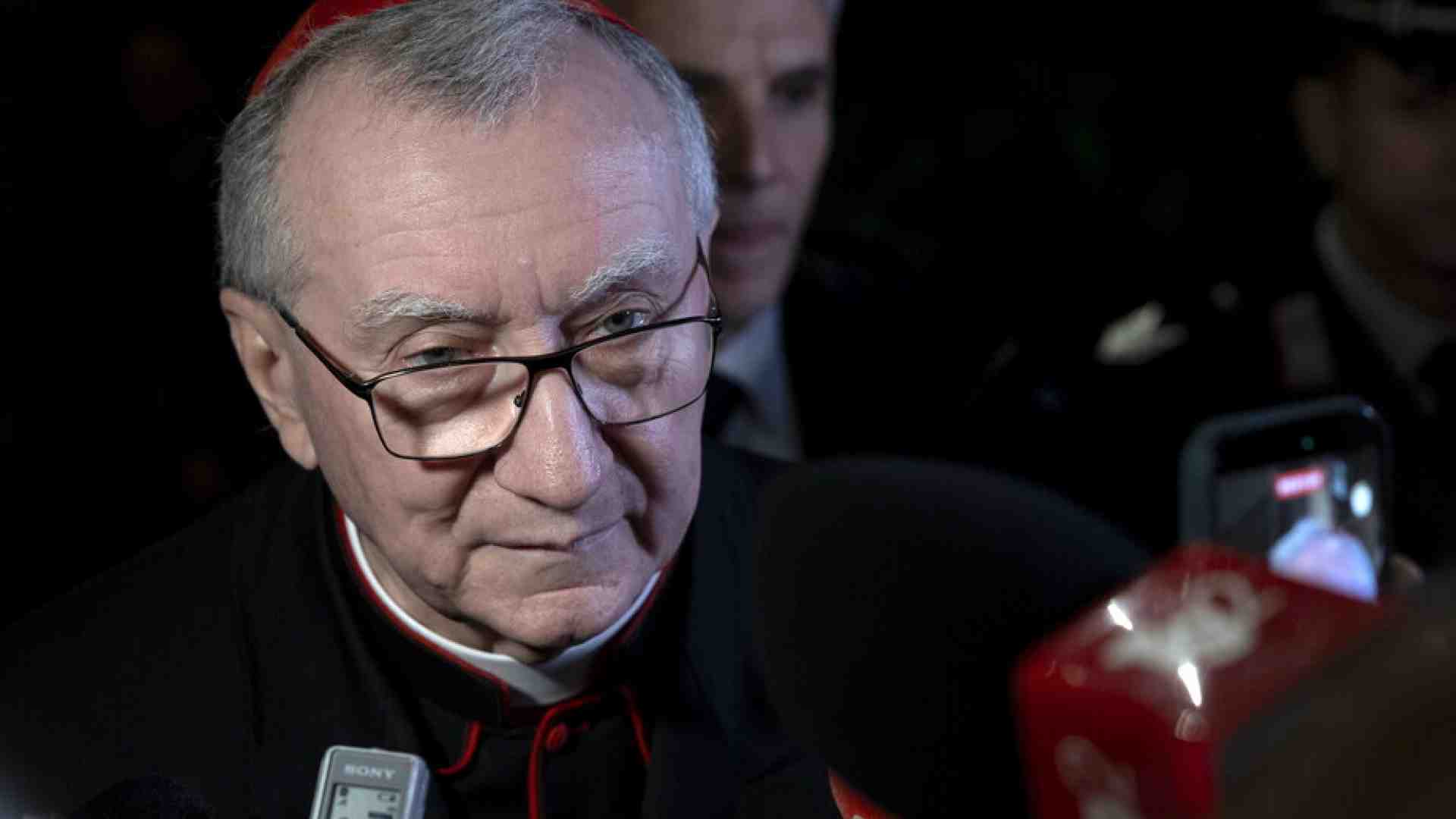 Immagine di Eh no, Parolin. Le gru sono solo a Teheran