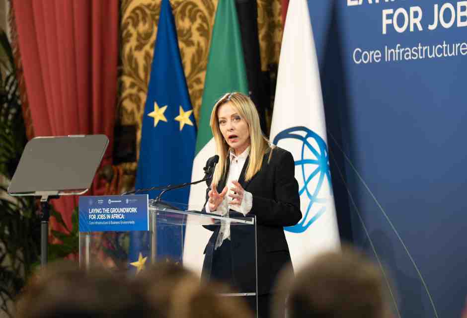 Meloni: "Aiuti al Golfo per difendersi, ma non siamo in guerra e non vogliamo entrarci"