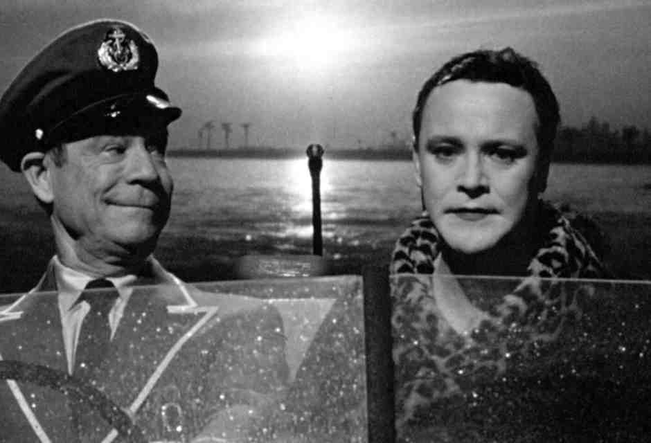 Joe Brown e Jack Lemmon nella scena finale di &ldquo;A qualcuno piace caldo&rdquo; di Billy Wilder<br />