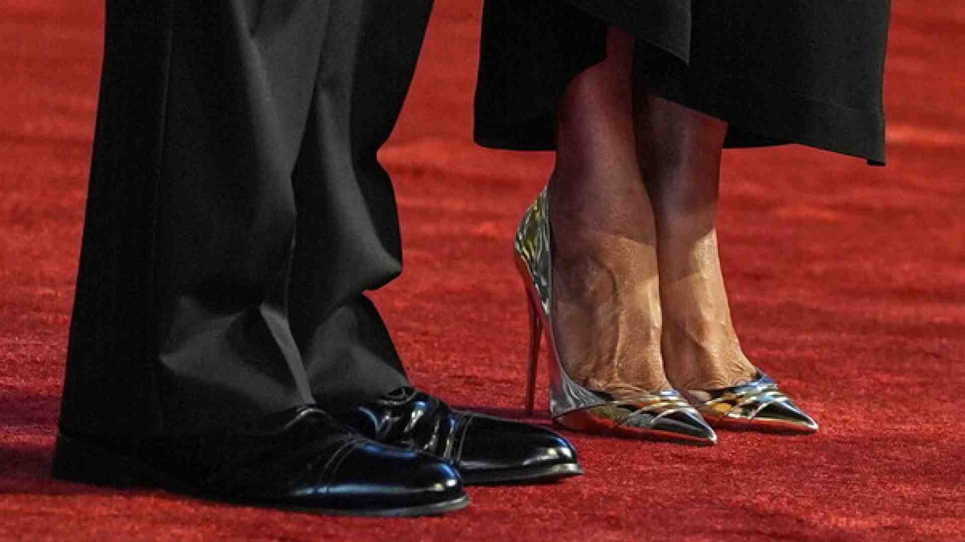 Immagine di Il Maga si riconosce dalle scarpe