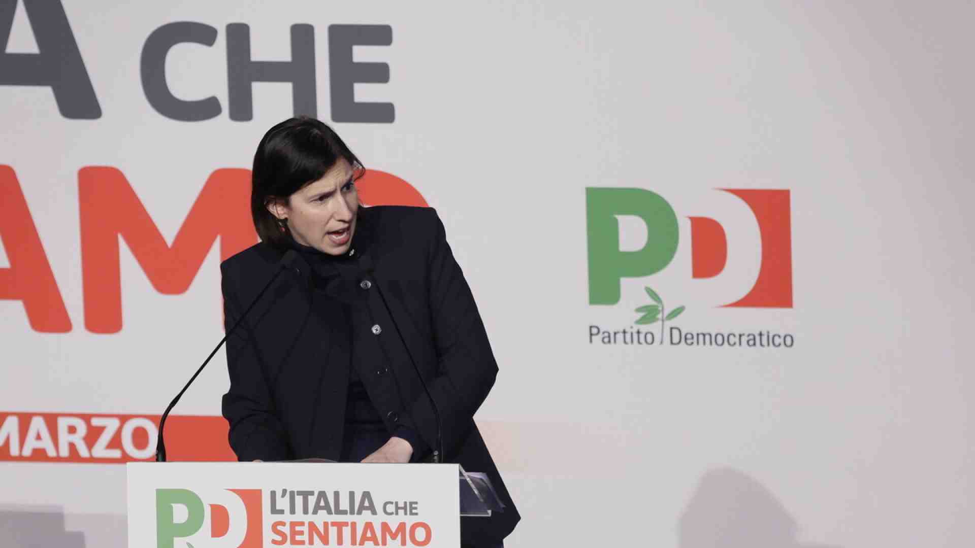 Immagine di Meloni accoglie la proposta sulle accise di Schlein, la segretaria rilancia per la leadership
