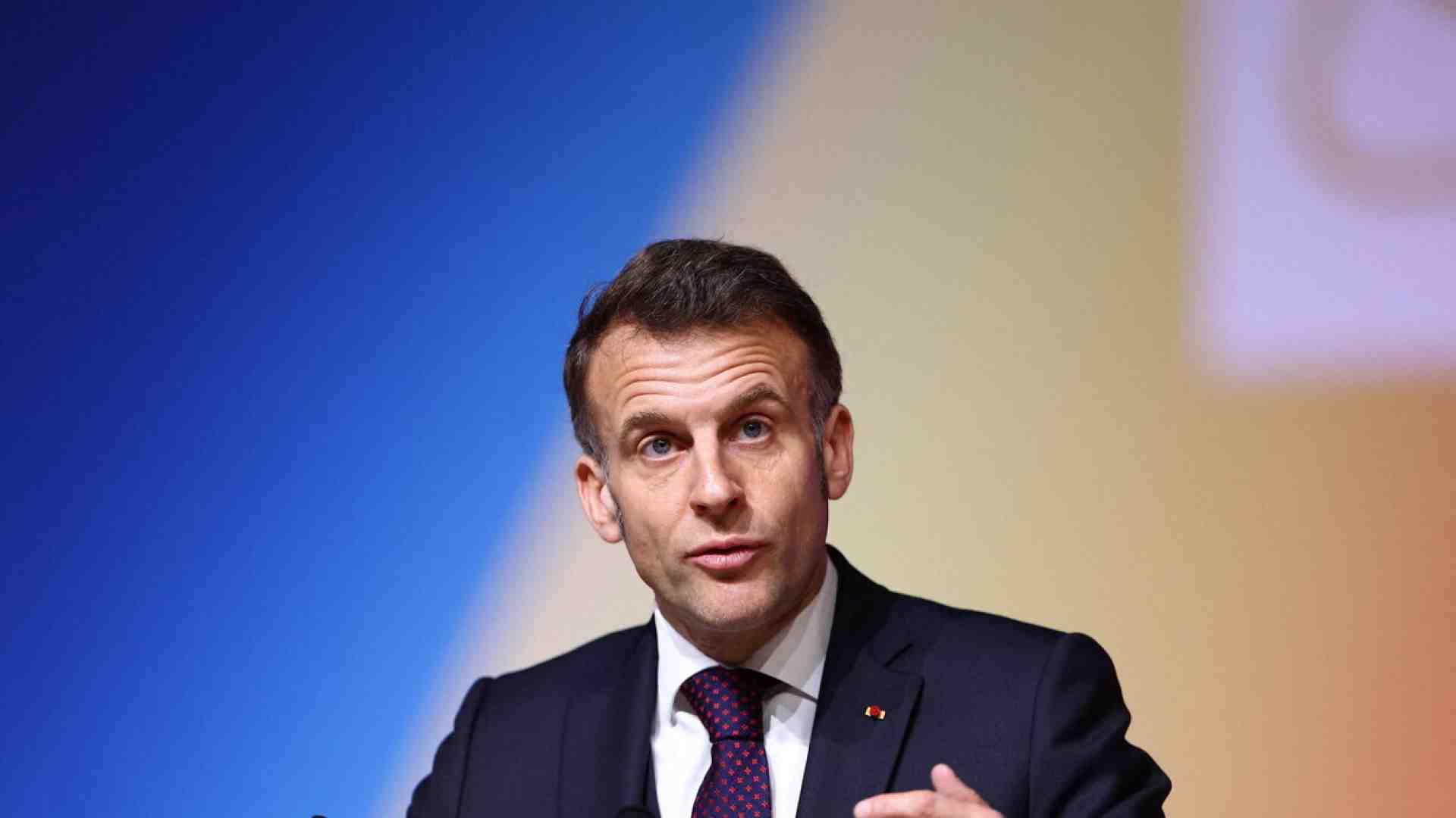 Immagine di Macron sulla Charles de Gaulle rilancia la centralità di Parigi