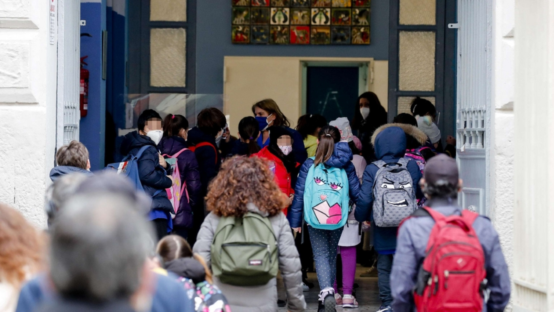 Immagine di Scuola, le Regioni al governo: quarantene più brevi e presenza in classe