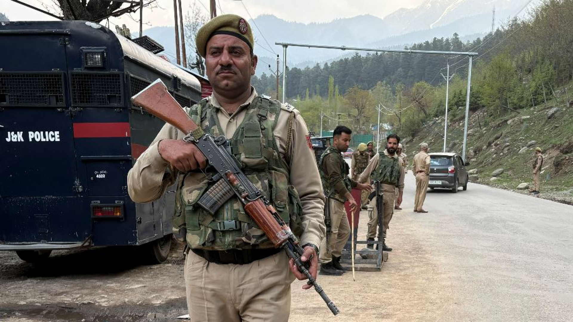 Immagine di Attacco contro un gruppo di turisti nel Kashmir: 28 morti