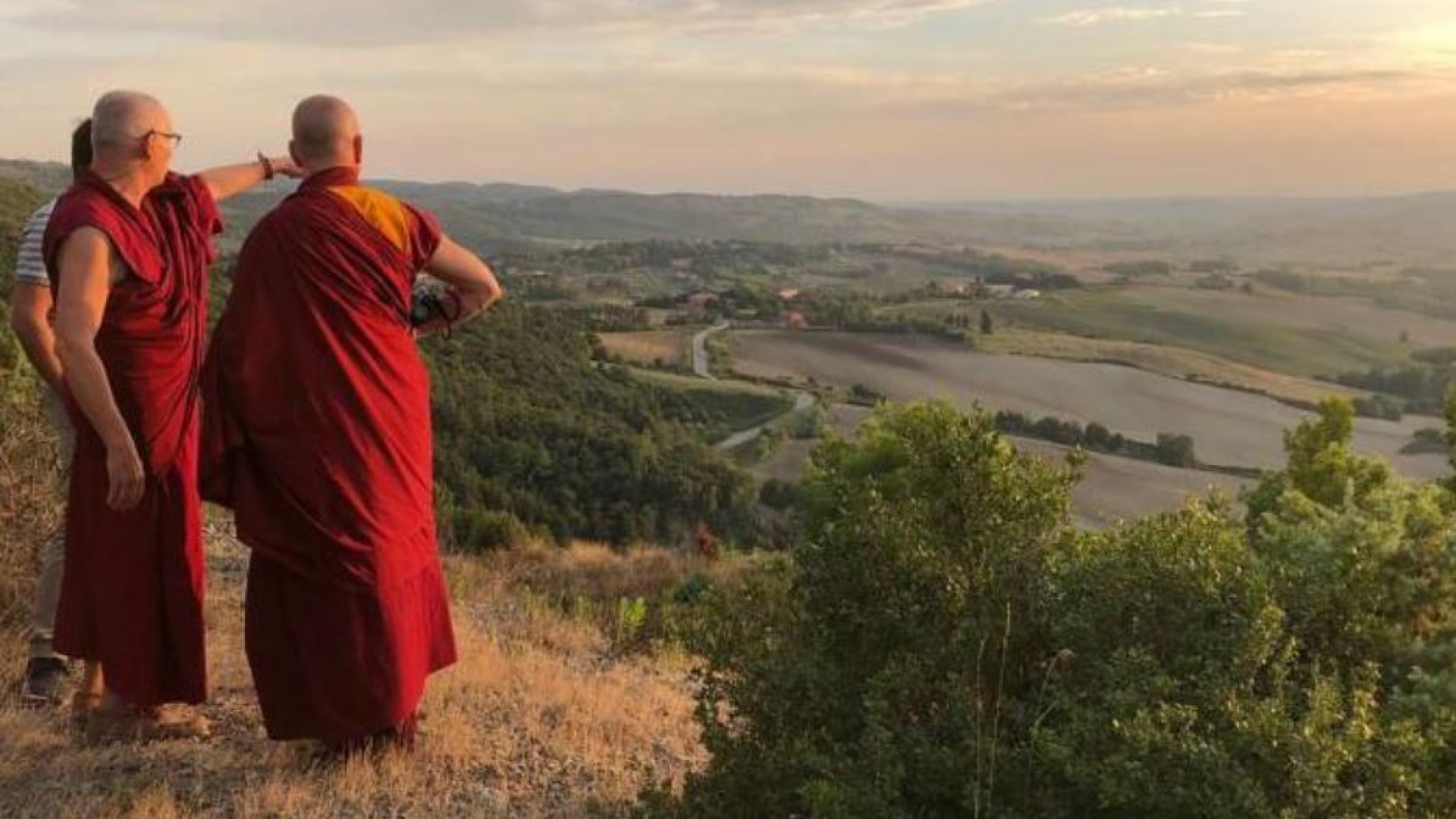 Immagine di La preghiera è lassù: Pomaia come il Tibet