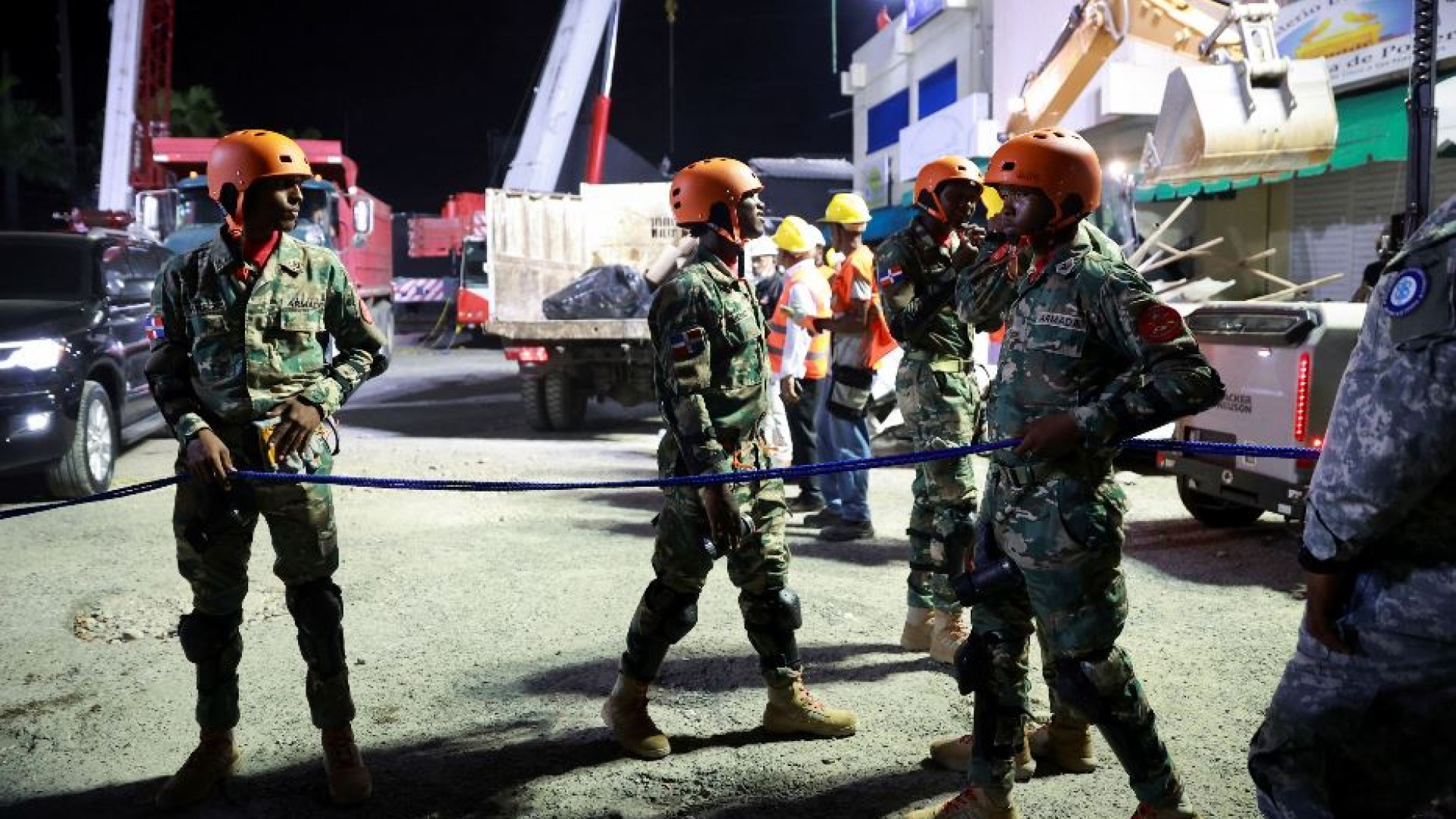 Immagine di Crolla il tetto di una discoteca: almeno 124 i morti