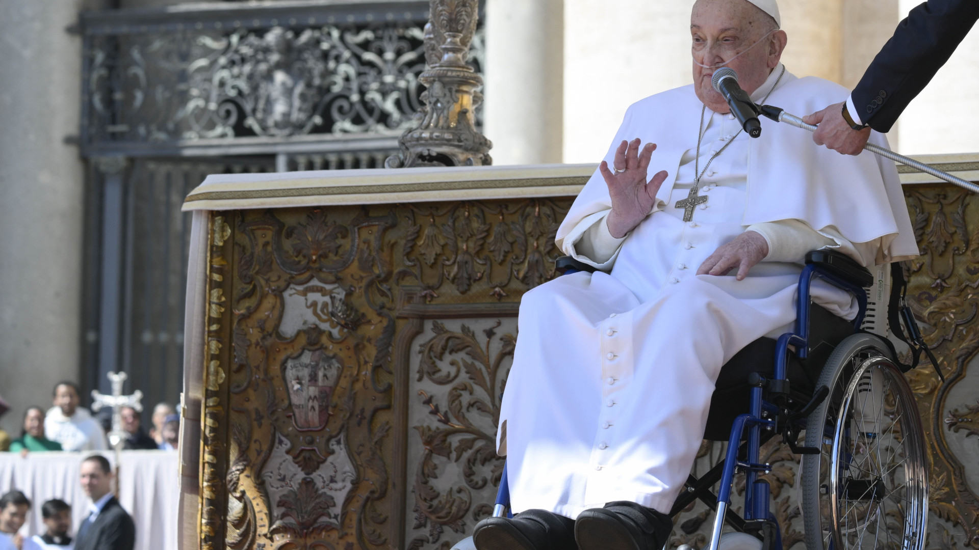 Immagine di Il Papa in costante miglioramento. Ha anche ricevuto diversi collaboratori