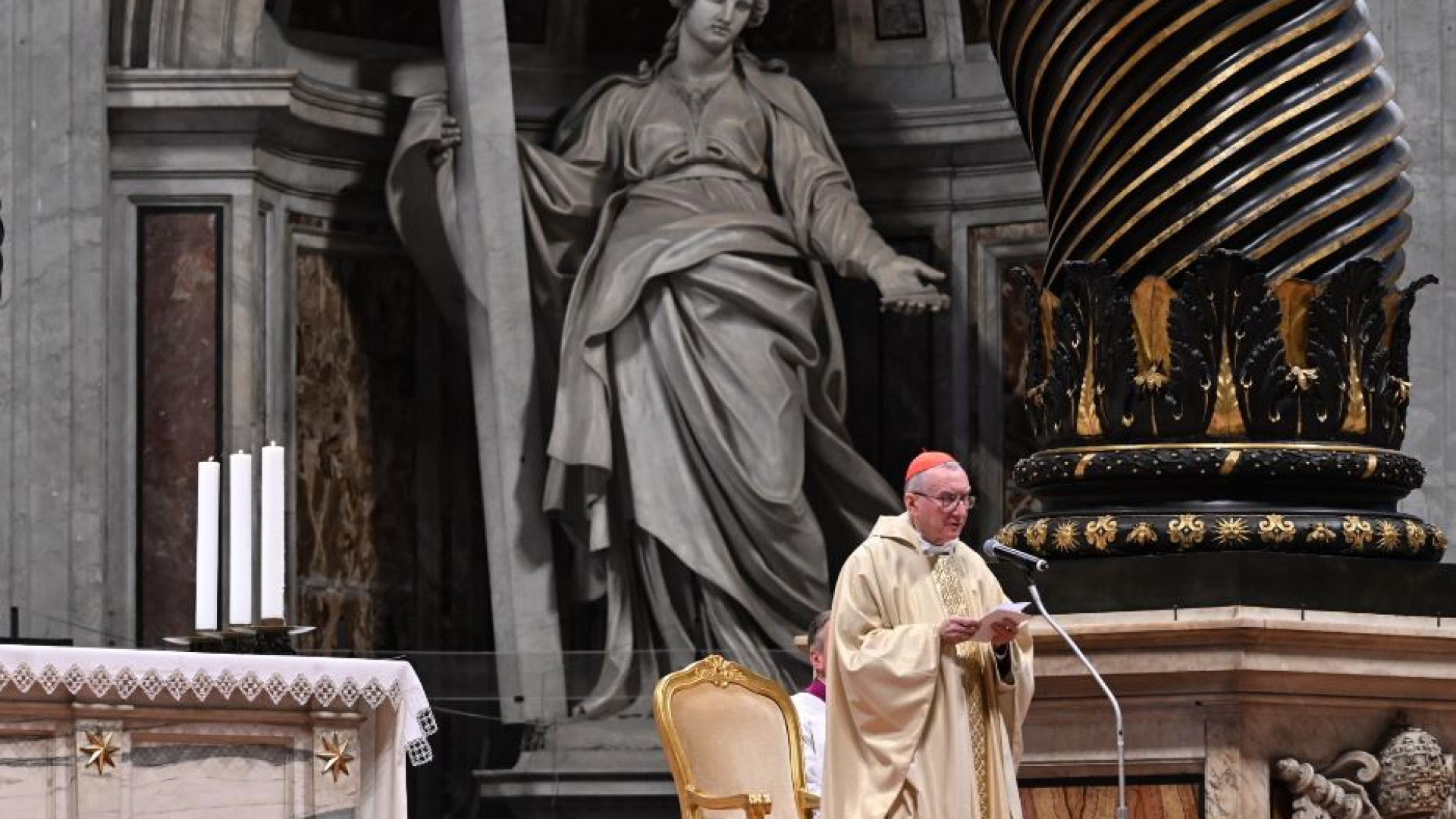 Immagine di Parolin: servitore instancabile della pace