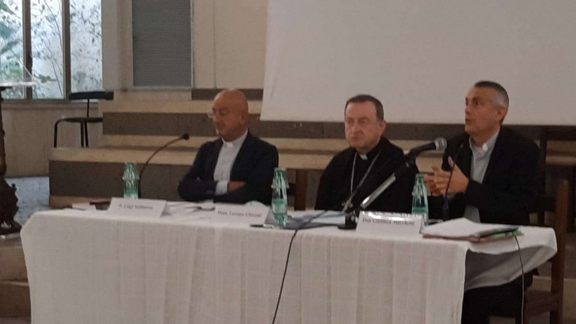 Immagine di Lotta agli abusi, l'impegno della Cei: nei centri d'ascolto porte aperte a tutti