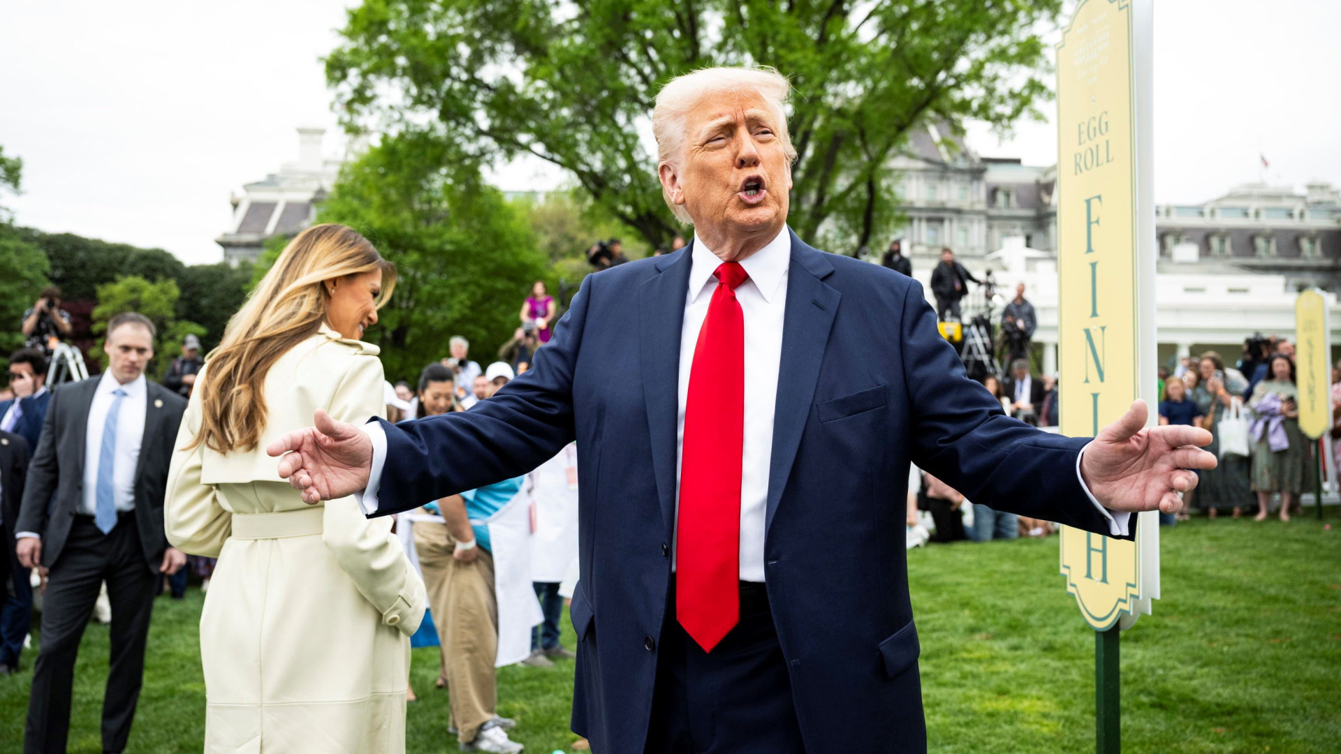 Immagine di Trump il primo a confermare la presenza. La Cina rompe il “silenzio”