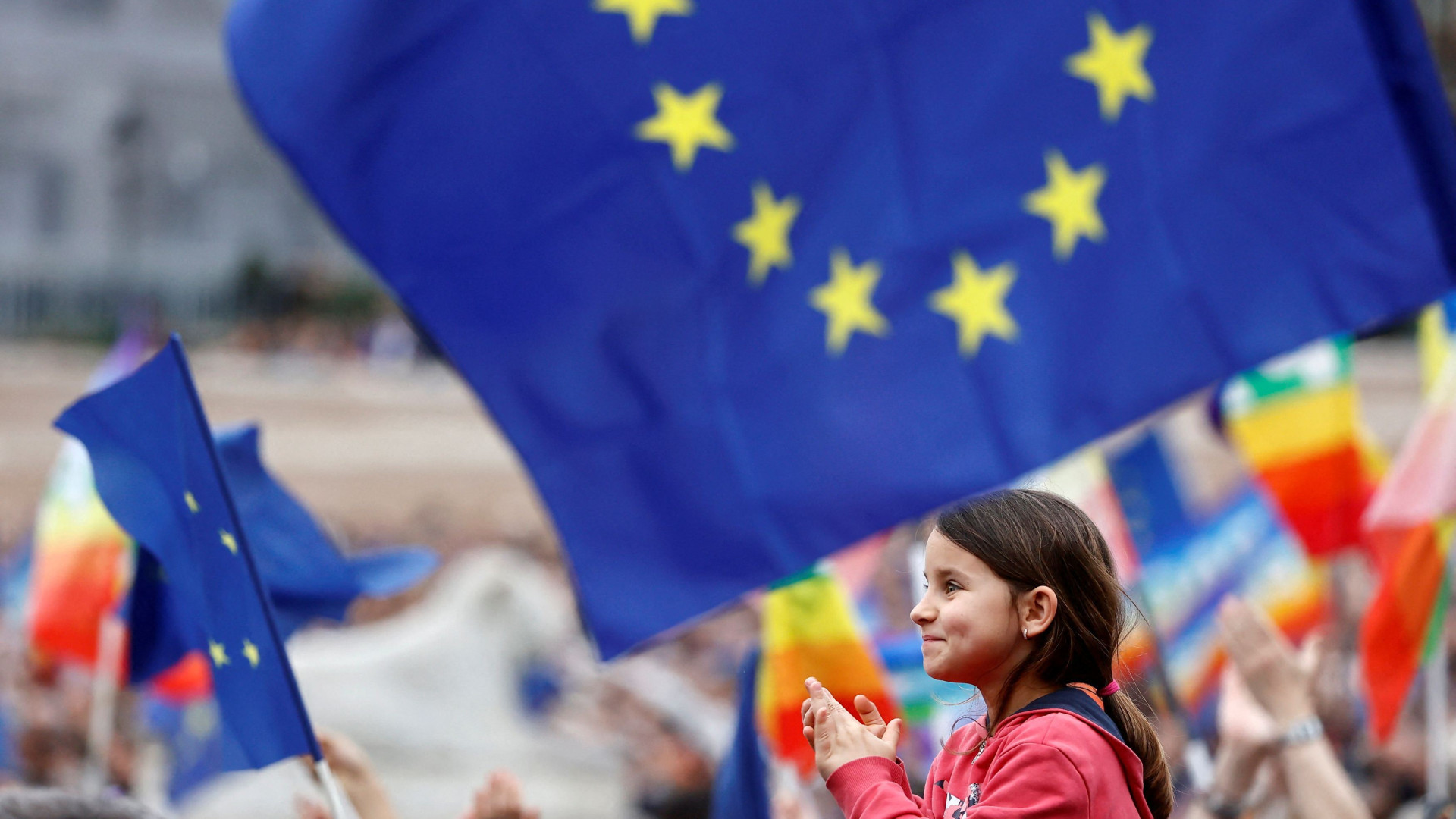 Immagine di Roma, la piazza dei 30mila. «È la nuova Ventotene». Ma restano le divisioni