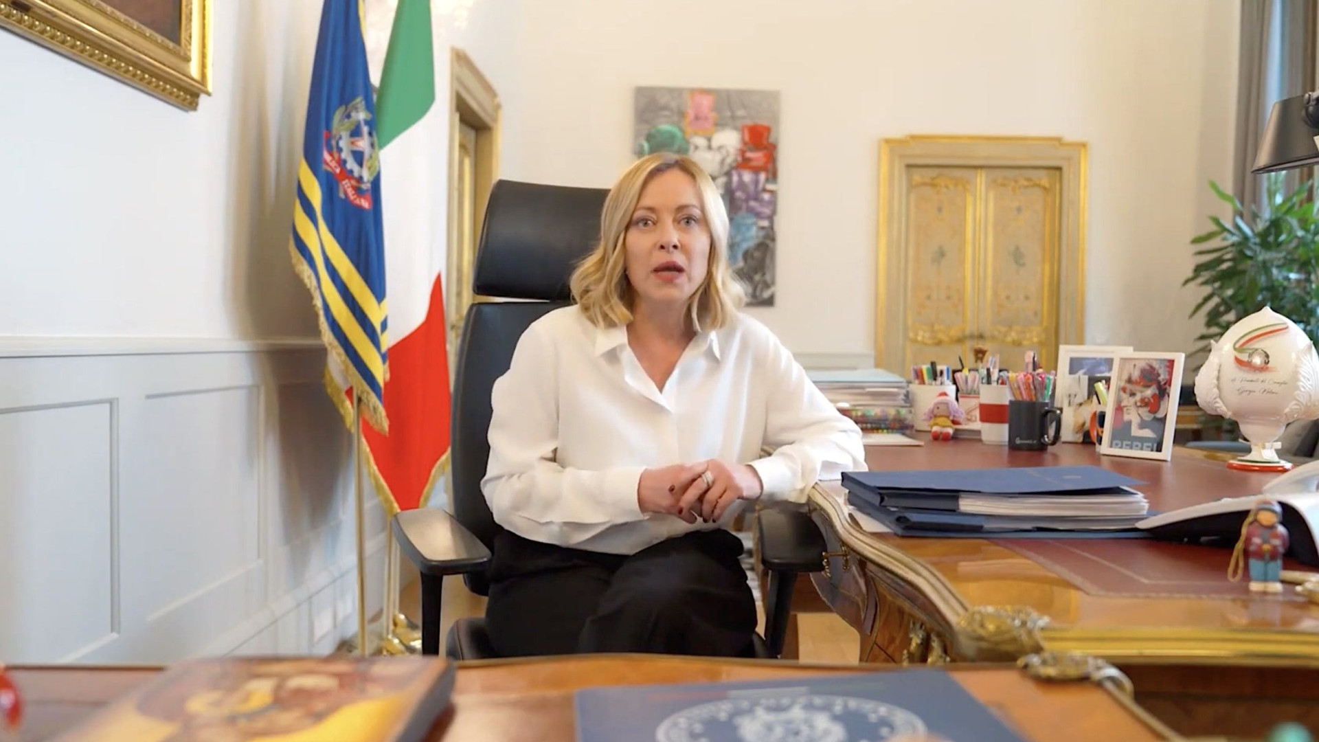 Immagine di Vertice dei volenterosi a Parigi, Meloni raduna la maggioranza. Il nodo truppe