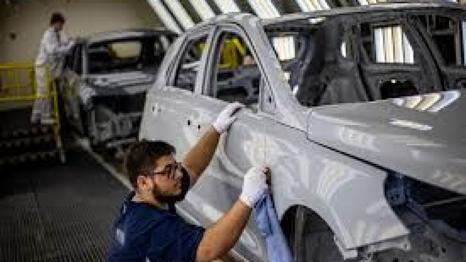 Immagine di Addio vecchie officine: il carrozziere è un mestiere di alta specializzazione