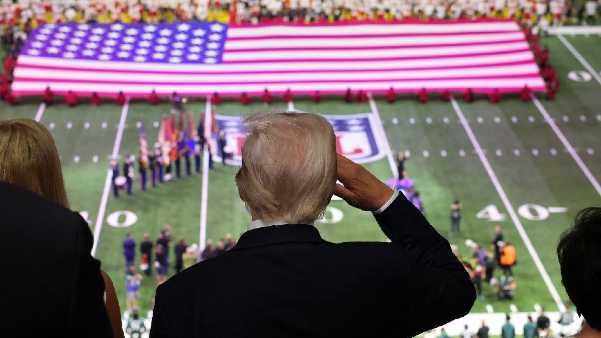 Immagine di Trump: ho parlato con Putin. E annuncia dazi al 25% sull'acciaio