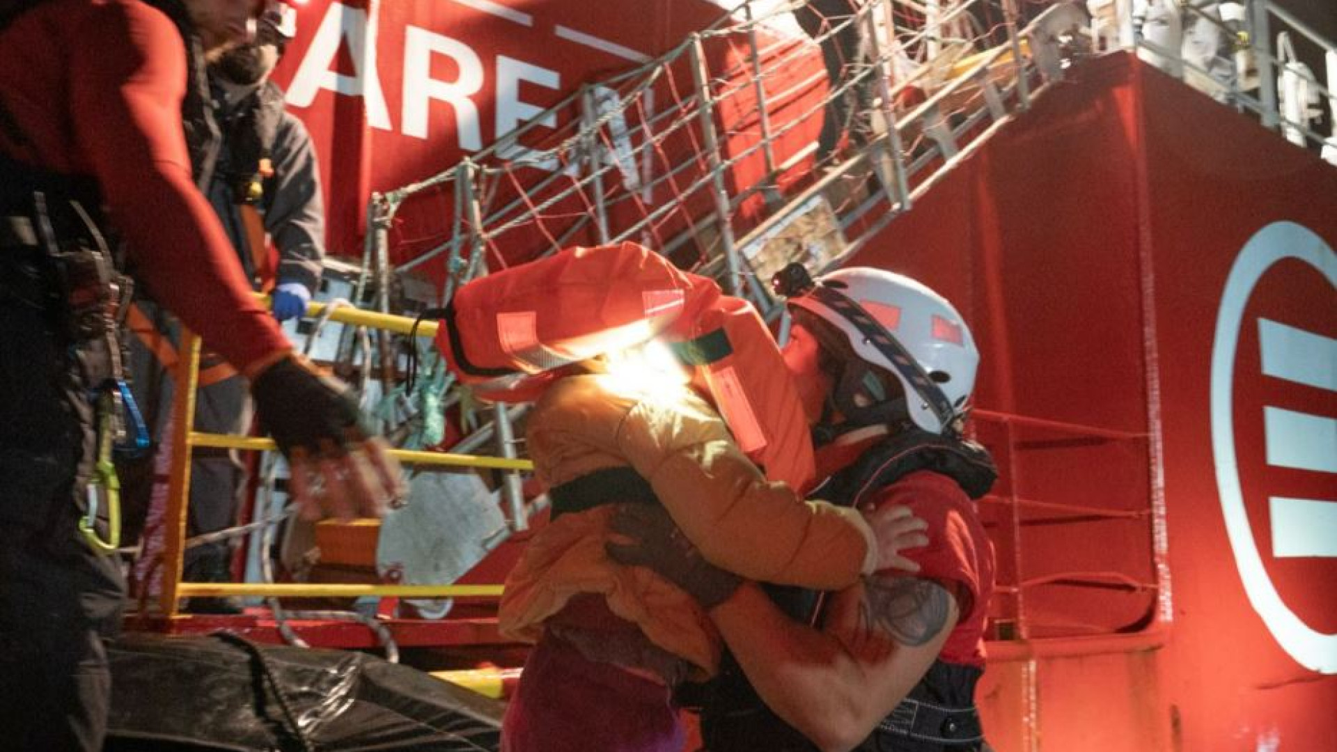 Immagine di Tragico naufragio in Tunisia: 612 soccorsi (18 morti)
