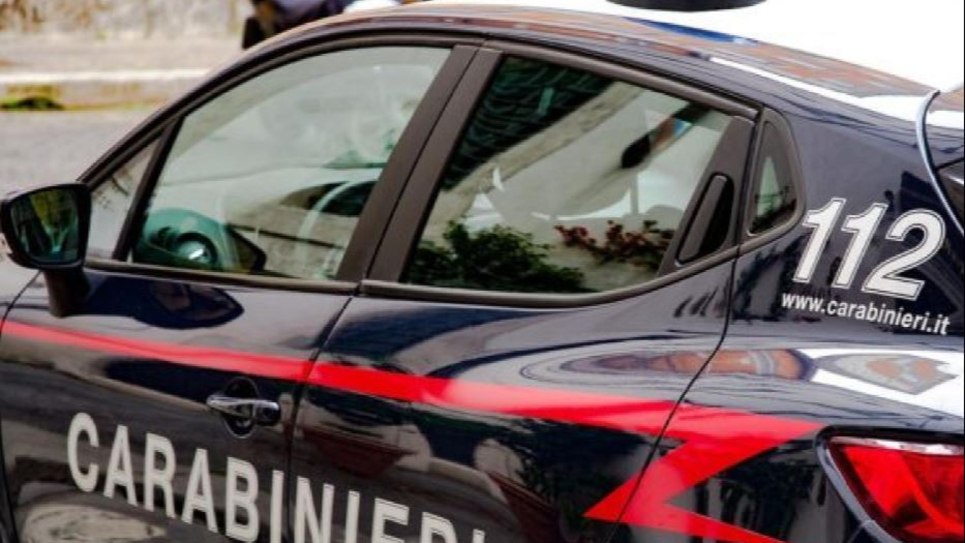 Immagine di Grave Intimidazione a Manfredonia: spari all'auto della madre di un magistrato