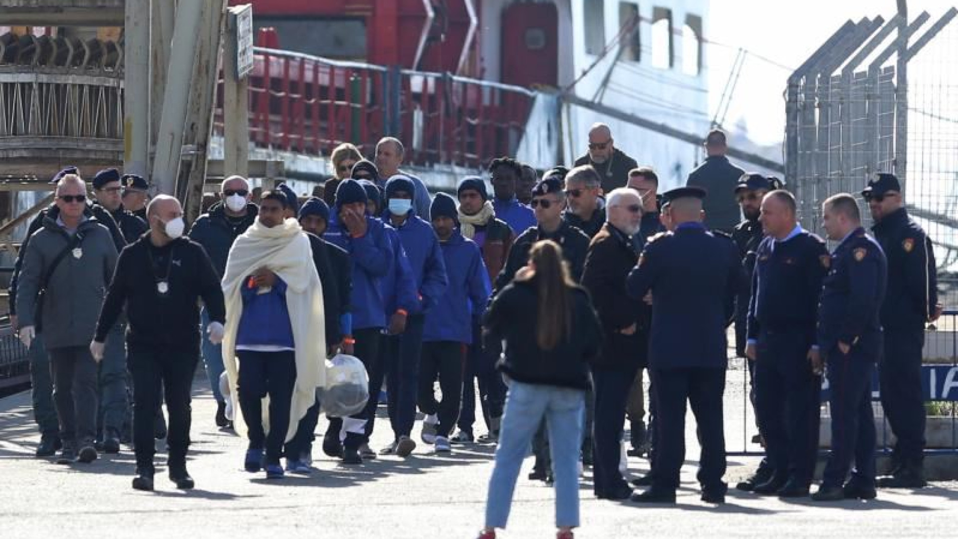 Immagine di L'idea del governo: convertire i centri in Albania in Cpr. Cosa vuol dire