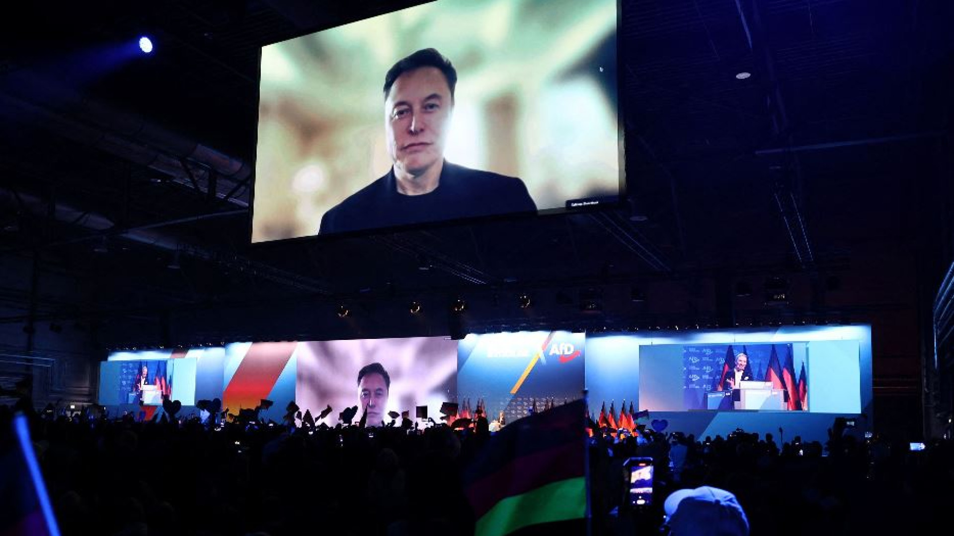 Immagine di Musk va ancora a destra e interviene al comizio Afd: «La migliore speranza»