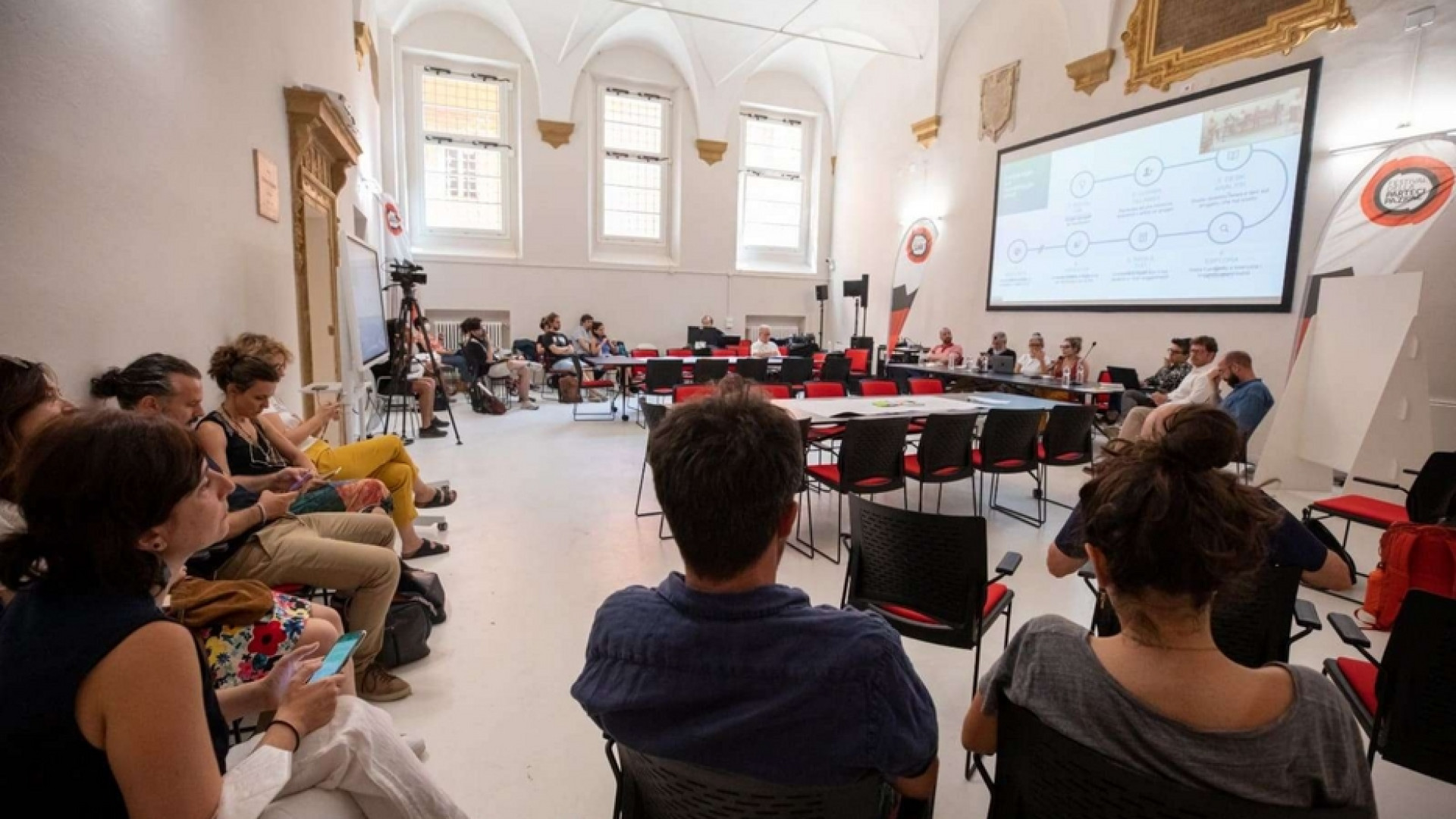 Immagine di In Aula divisioni a destra. Per lo sprint in campo la società civile