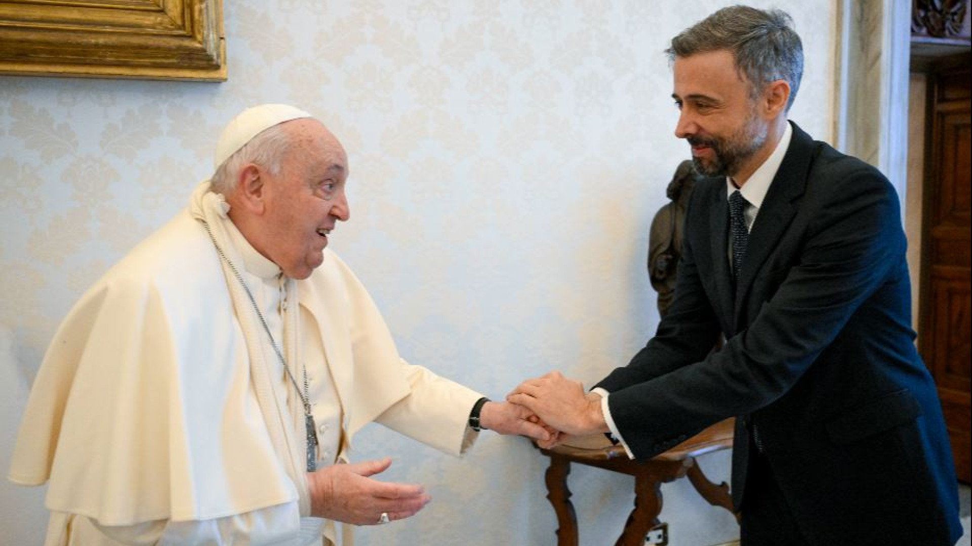 Immagine di Piccolo infortunio per il Papa: caduta e contusione al braccio