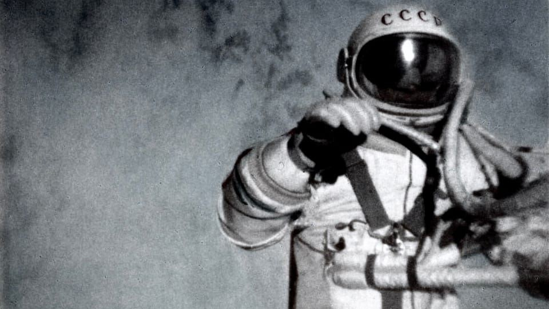 Immagine di La passeggiata spaziale ha mostrato che la luce può riempire l'oscurità