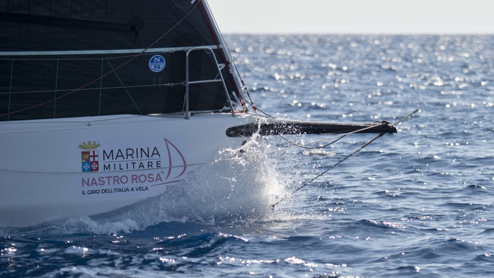 Immagine di L’Italia in barca a vela: il Nastro Rosa Tour (anche per solidarietà)