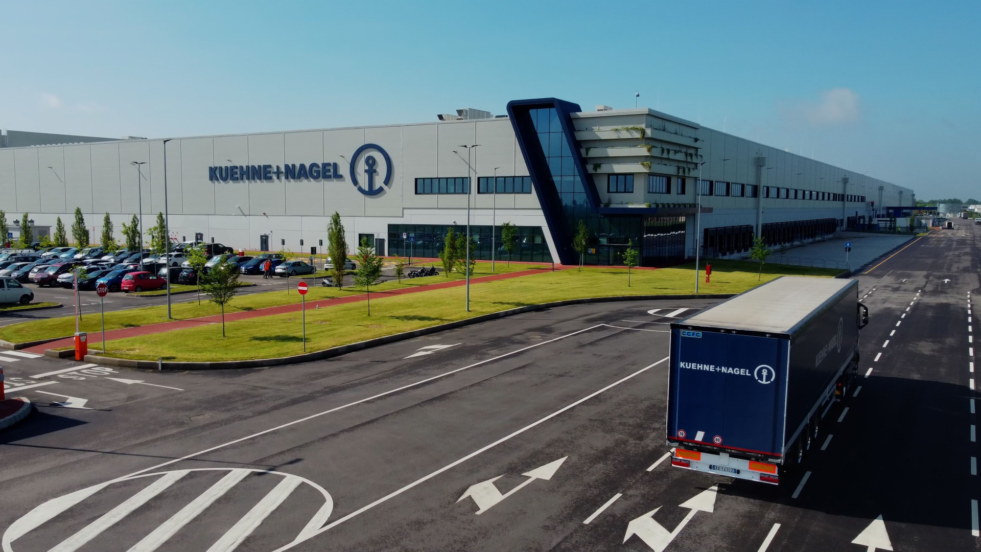 Immagine di Opportunità nella Logistica, Cibo e Bellezza