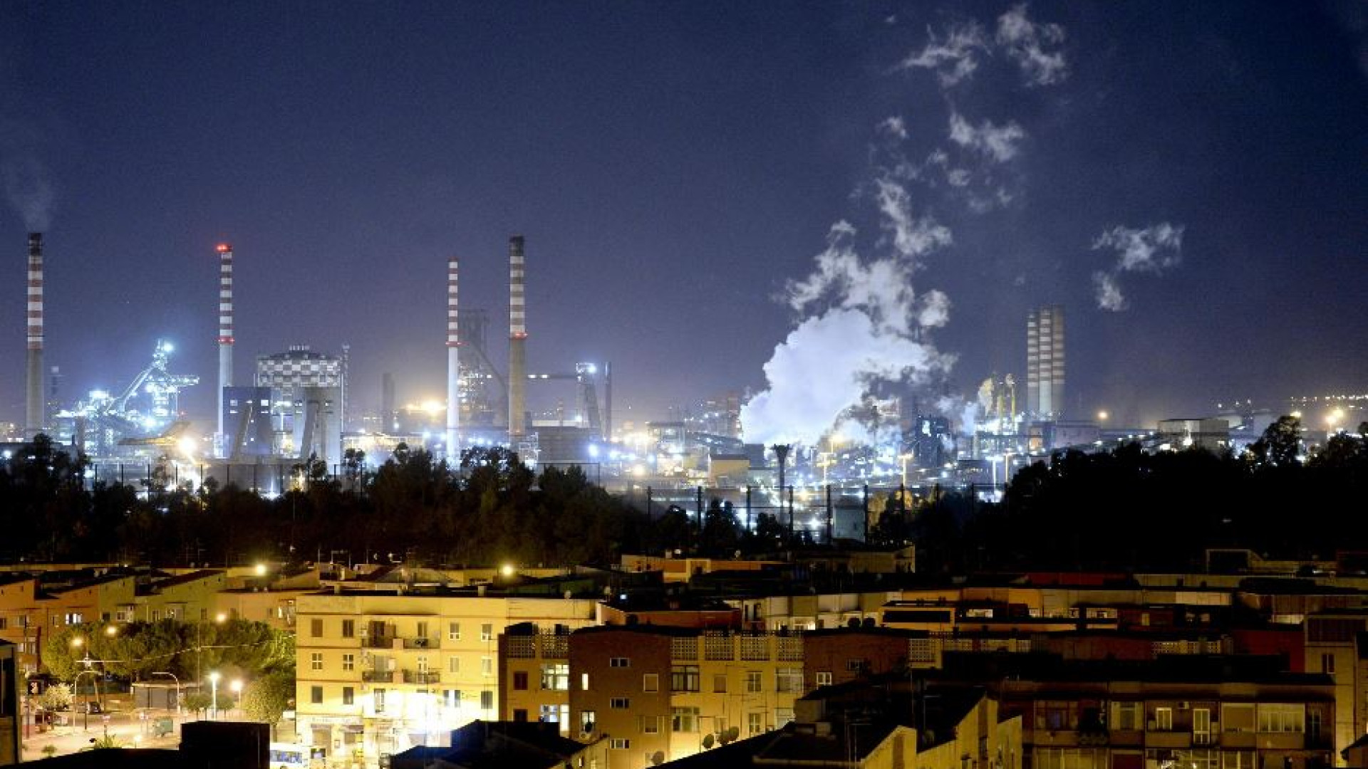 Immagine di La Corte Ue: «Se è pericoloso l'impianto ex Ilva deve essere sospeso»