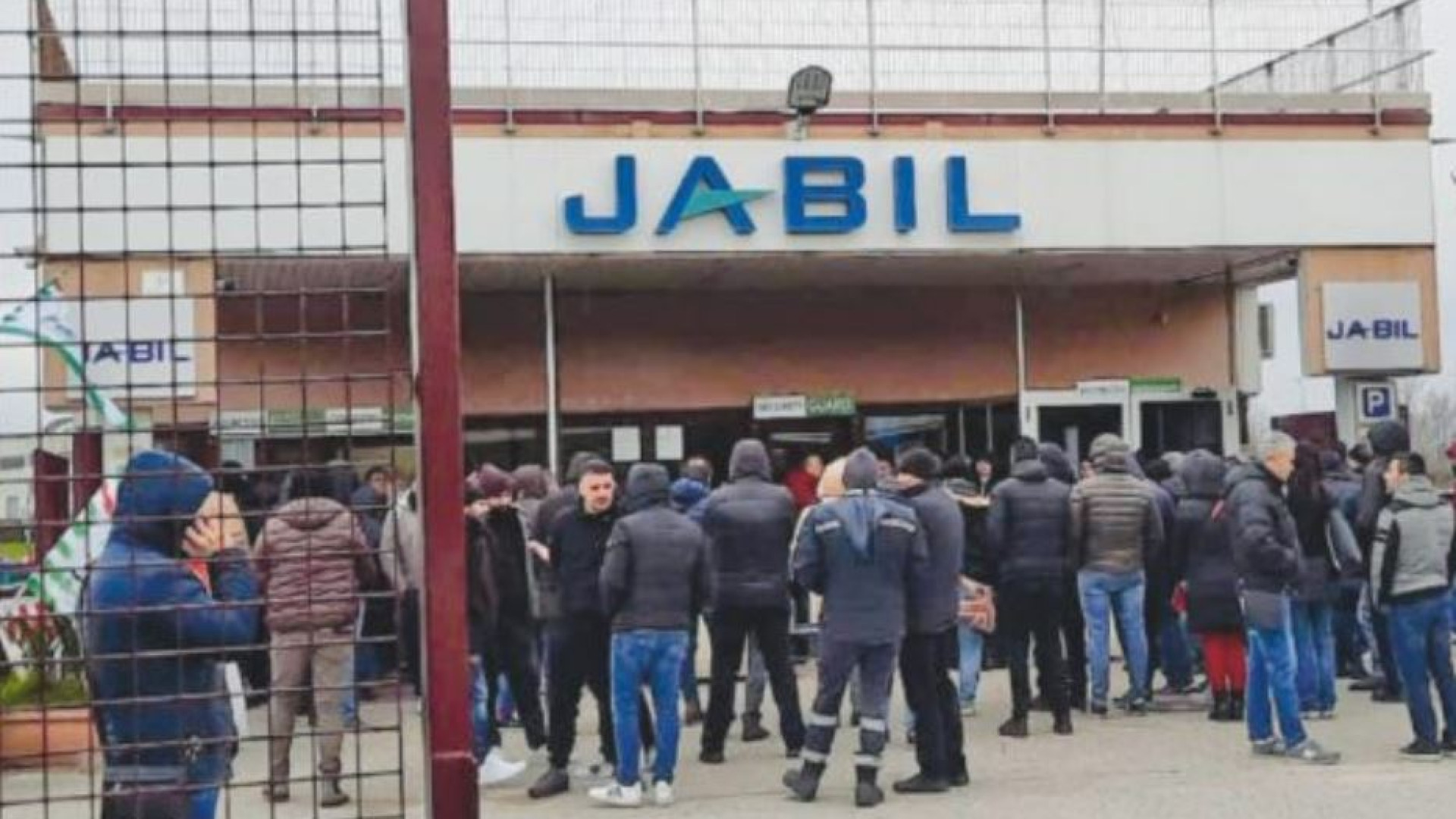 Immagine di Il vescovo di Caserta ha scritto a Biden per salvare gli operai di Marcianise