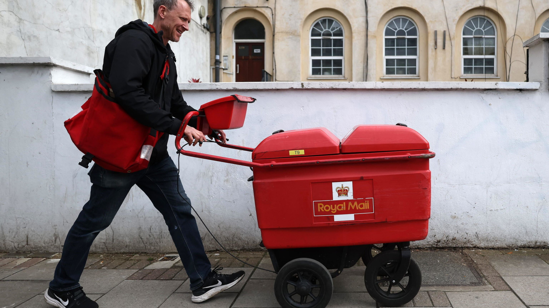 Immagine di Il miliardario Kretinsky si compra Royal Mail