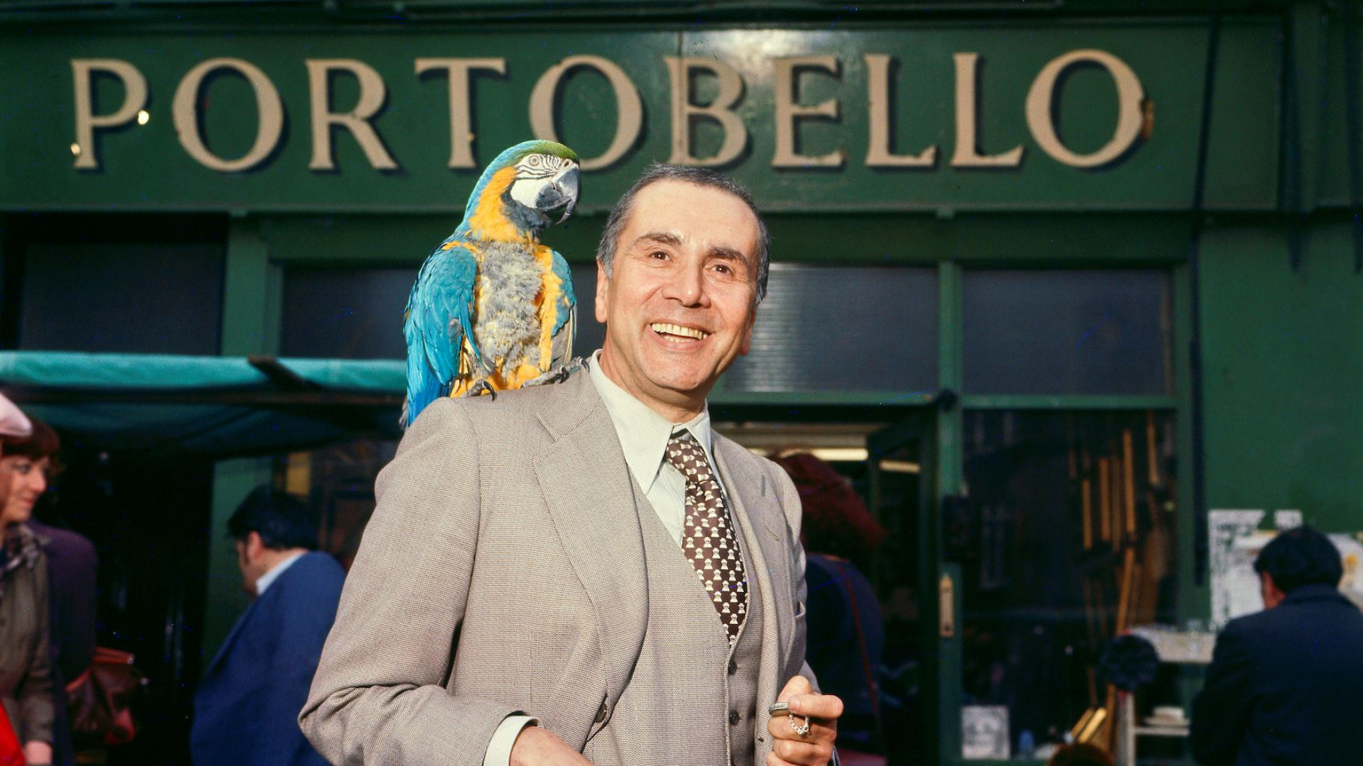 Immagine di Perché il rinvio della giornata dedicata a Enzo Tortora è un caso politico