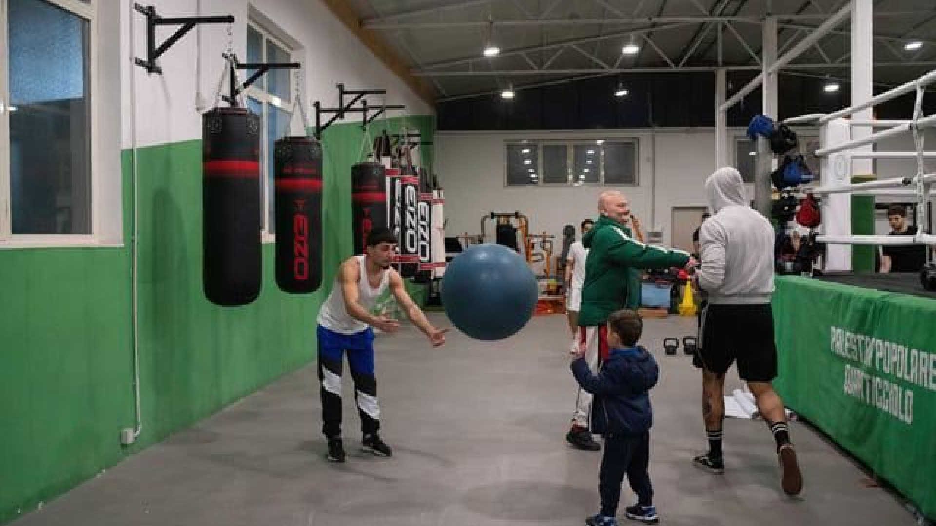 Immagine di Parrocchia aperta, palestra e doposcuola: i simboli di speranza al Quarticciolo